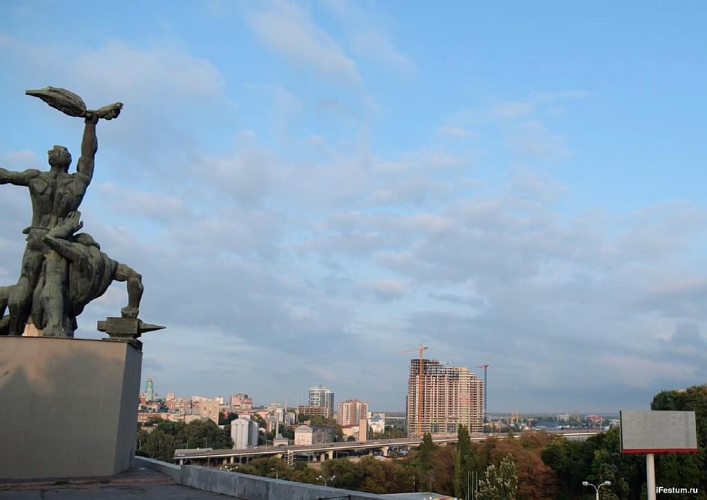 Смотровая площадка на Стачки